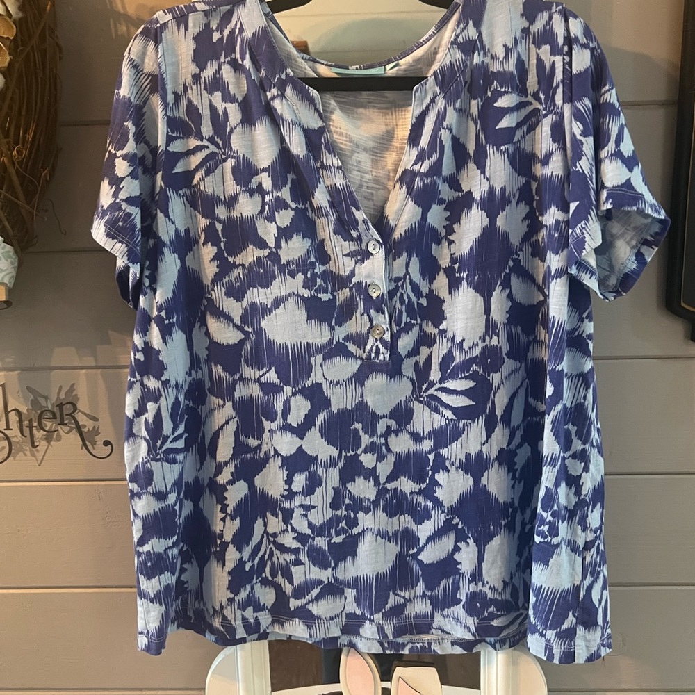 Blue and White Button Short Sleeve Blouse